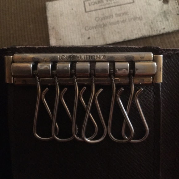 Louis Vuitton Key Holder - Picture 4 of 6